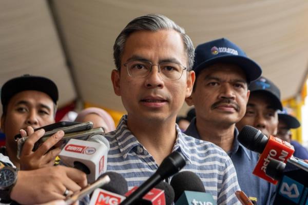 Fahmi: 'Unsung heroes' in media to receive a one-month rebate for phone bills